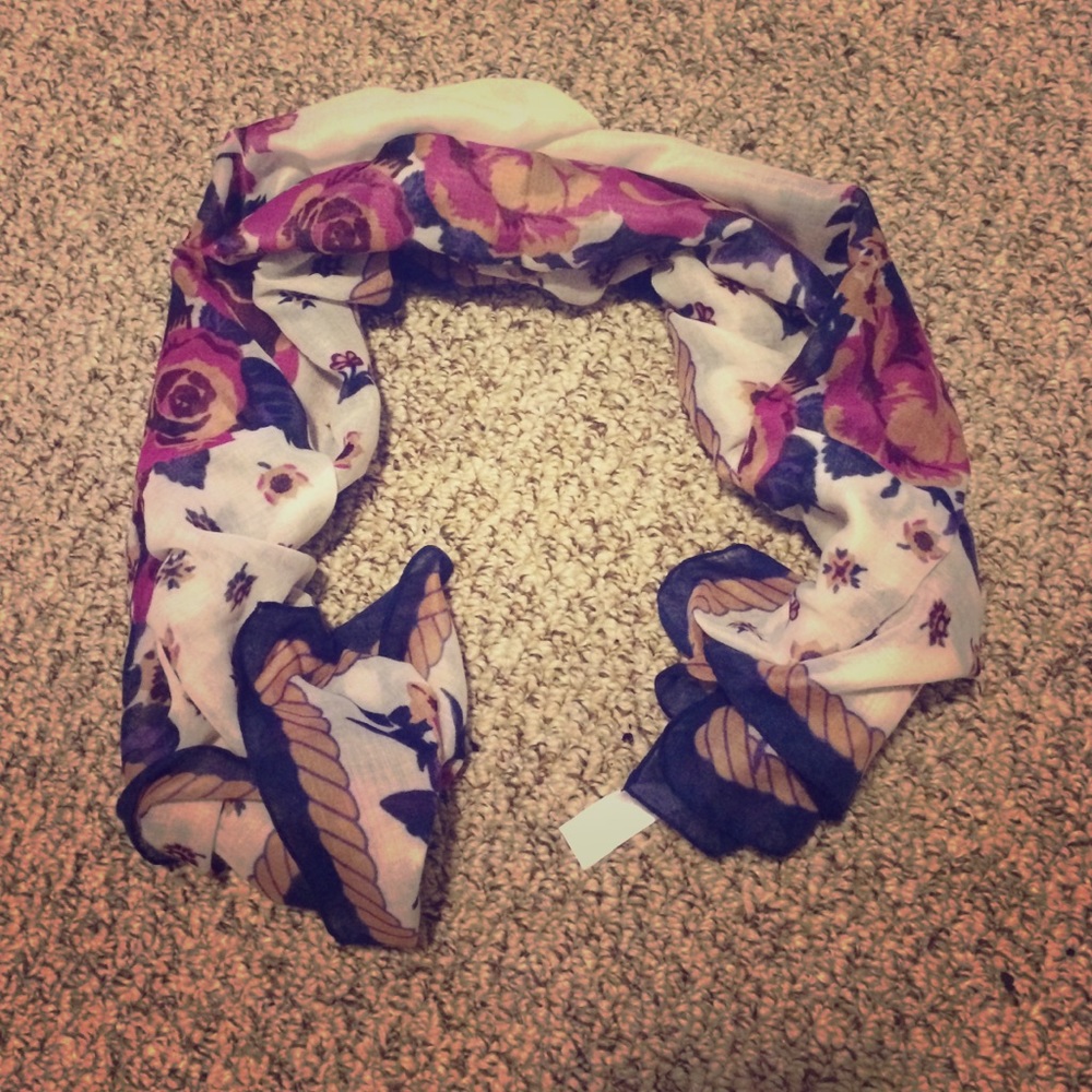 H&M Scarf / shawl / wrap